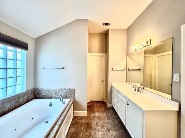 $2,125 | 3731 Main Poplar Drive, Houston, TX 77025