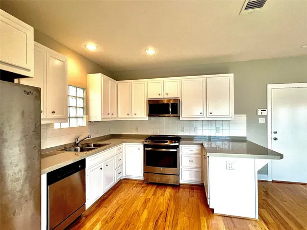 $2,125 | 3731 Main Poplar Drive, Houston, TX 77025