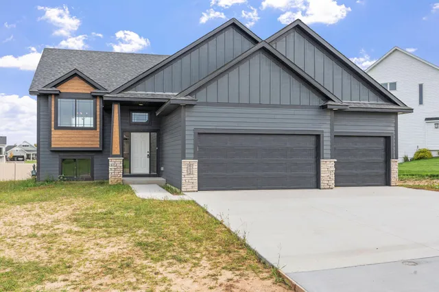 $529,900 | 602 Grouse Way, New Richmond, WI 54017