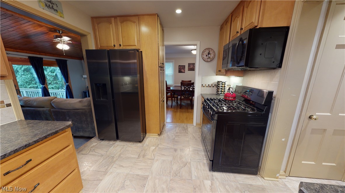 1527 Edgefield Road Lyndhurst, OH 44124 - Photo 7 of 25 Kitchen