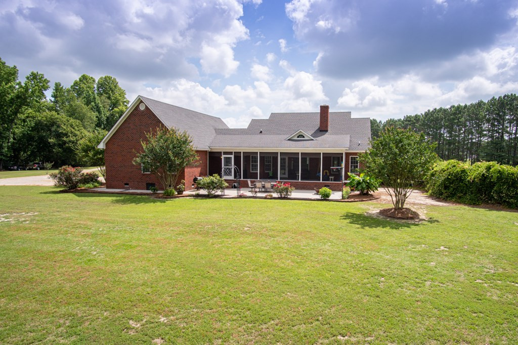 1043 Woodrow Road Bishopville, SC 29010 - Photo 35 of 38 Gallery Image 35