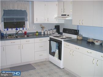 292 Ridge Road Browns Mills, NJ 08015 - Photo 3 of 10