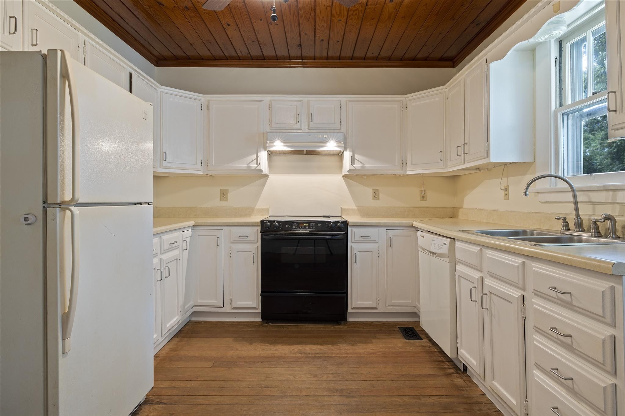 4911 Rowan Road Knoxville, TN 37912 - Photo 9 of 24 Gallery Image 9