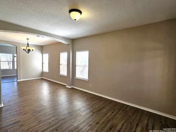 $2,300 | 316 Julian Point, Cibolo, TX 78108
