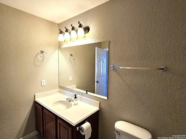 $2,300 | 316 Julian Point, Cibolo, TX 78108