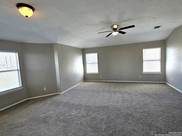 $2,300 | 316 Julian Point, Cibolo, TX 78108