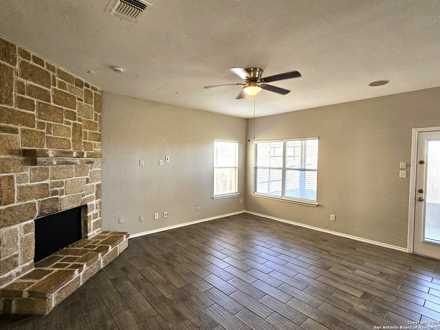 316 Julian Point Cibolo, TX 78108 - Photo 8 of 31