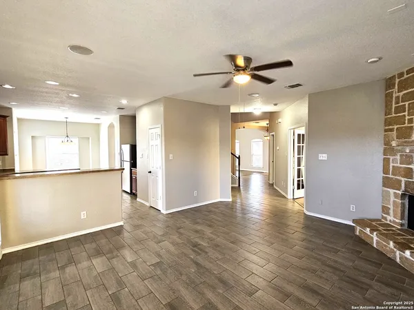 $2,300 | 316 Julian Point, Cibolo, TX 78108