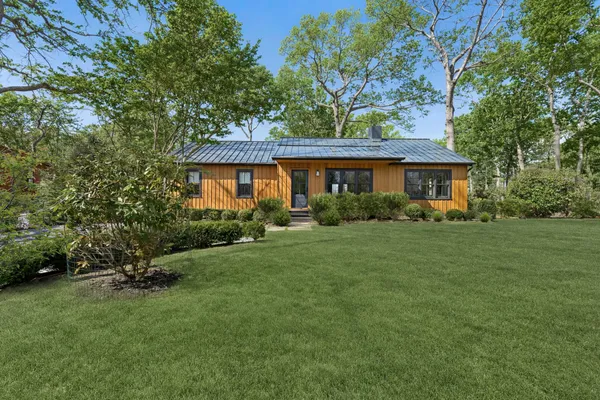 $2,795,000 | 31 Noyack Harbor Road, Sag Harbor, NY 11963