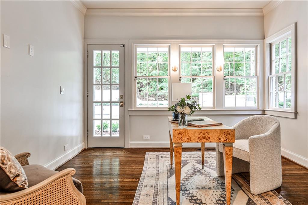 3990 Paces Ferry Road Northwest Atlanta, GA 30327 - Photo 32 of 63 a living room with furniture and a window