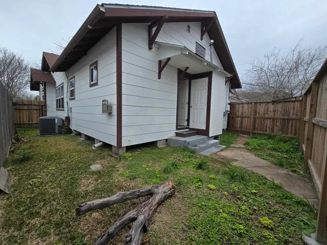$319,000 | 3125 Illinois Street, Baytown, TX 77520