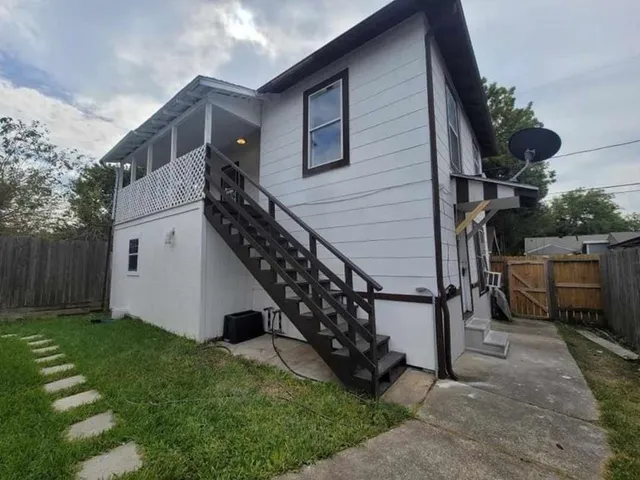 $319,000 | 3125 Illinois Street, Baytown, TX 77520