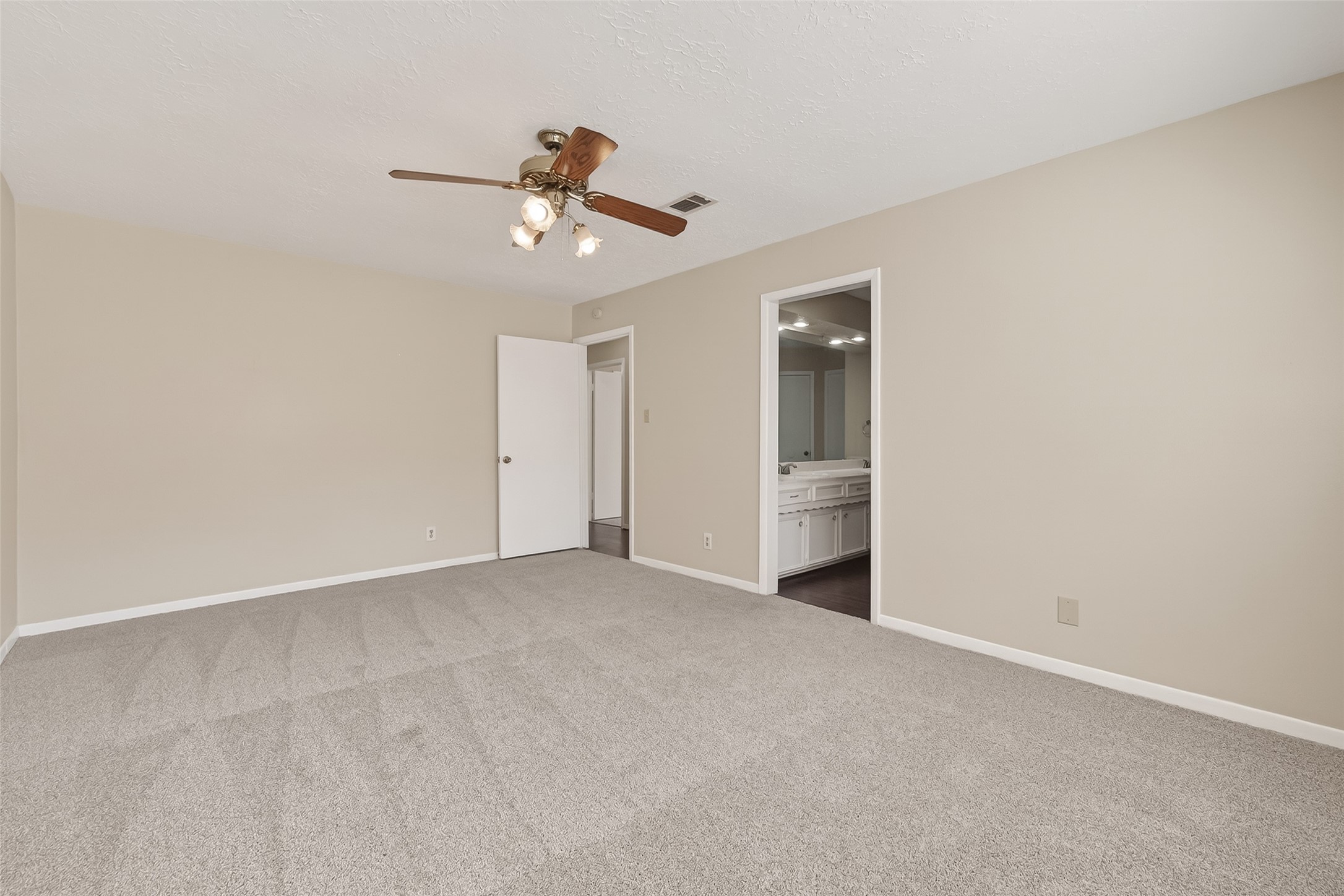 2406 Deasa Drive Spring, TX 77373 - Photo 16 of 33 Primary Bedroom