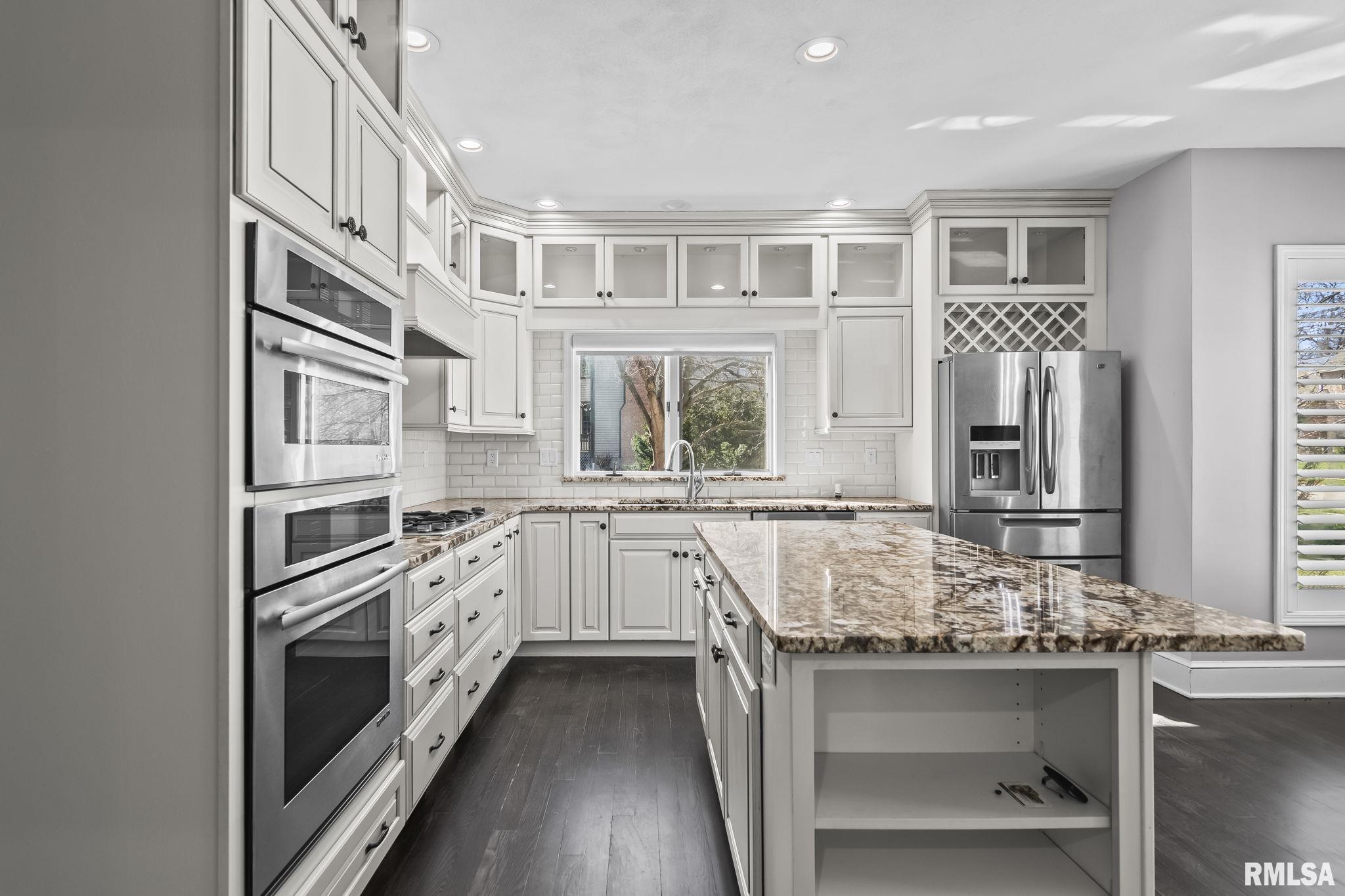 804 Fairfax Court Springfield, IL 62702 - Photo 12 of 61