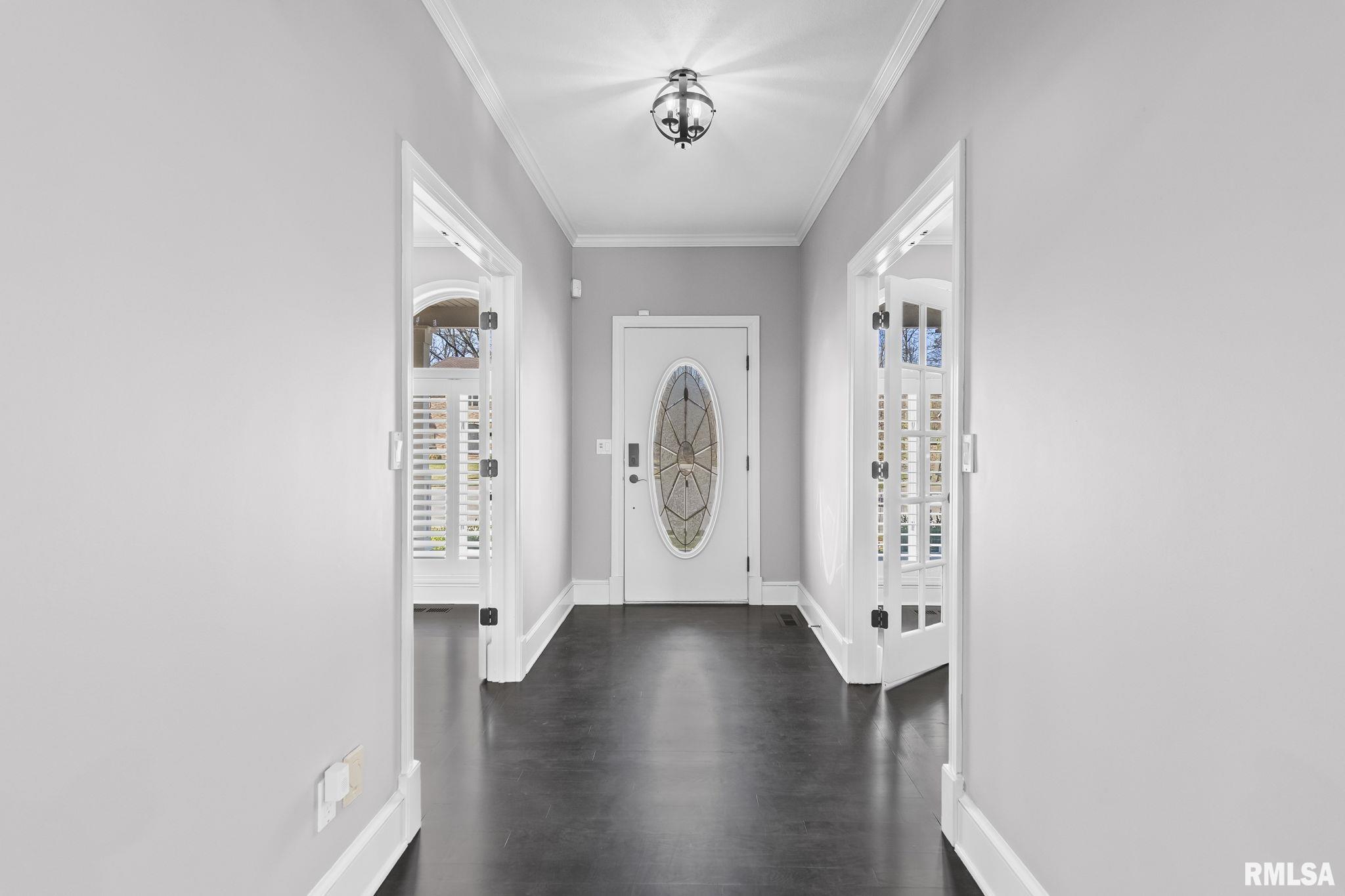 804 Fairfax Court Springfield, IL 62702 - Photo 3 of 61