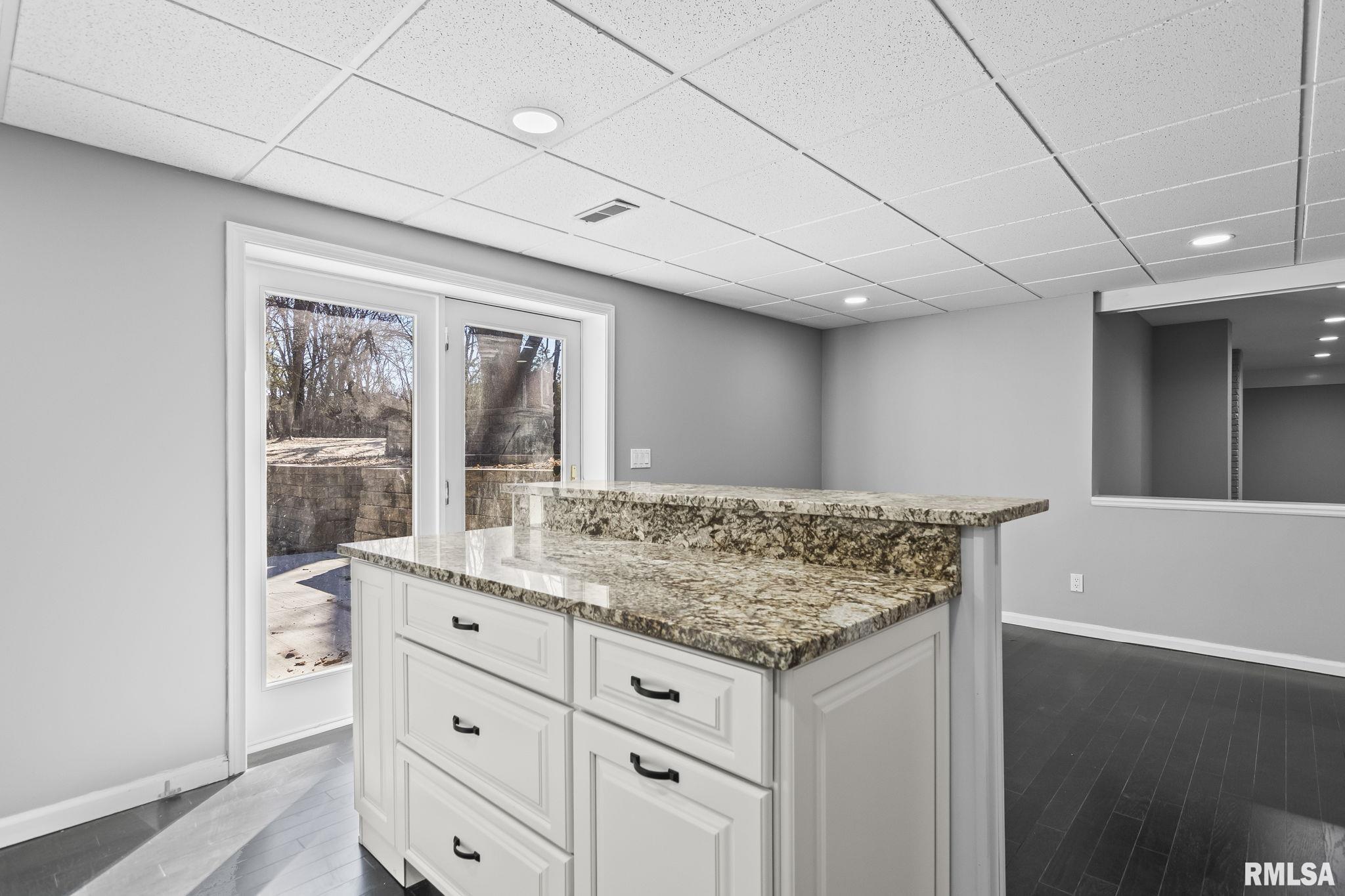 804 Fairfax Court Springfield, IL 62702 - Photo 42 of 61