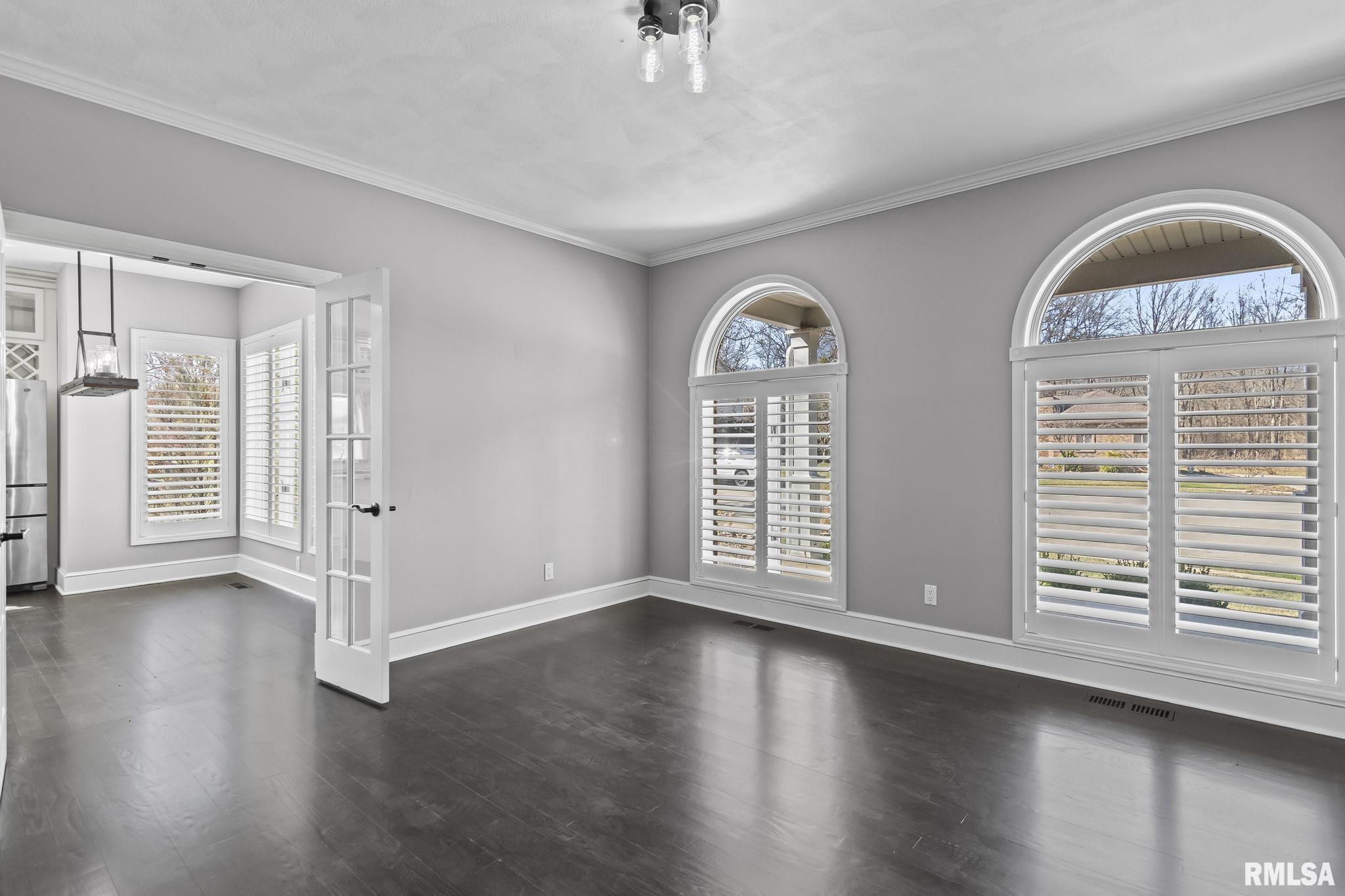 804 Fairfax Court Springfield, IL 62702 - Photo 5 of 61