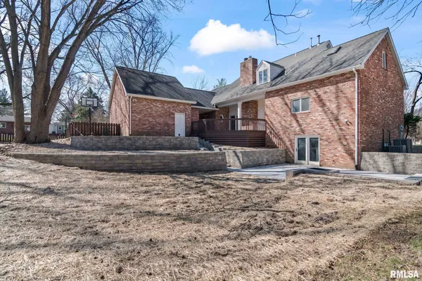 $645,000 | 804 Fairfax Court, Springfield, IL 62702