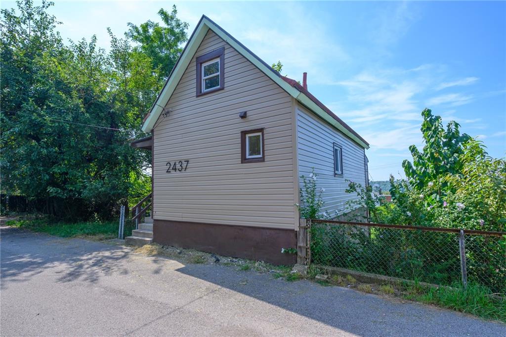 2437 Bruce Way Pittsburgh, PA 15218 - Photo 2 of 24 Gallery Image 2