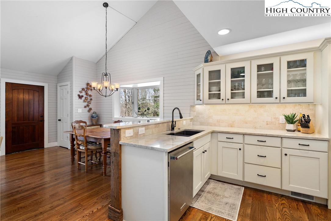 298 Tree Top Ridge Lane Boone, NC 28607 - Photo 12 of 35 Gallery Image 12