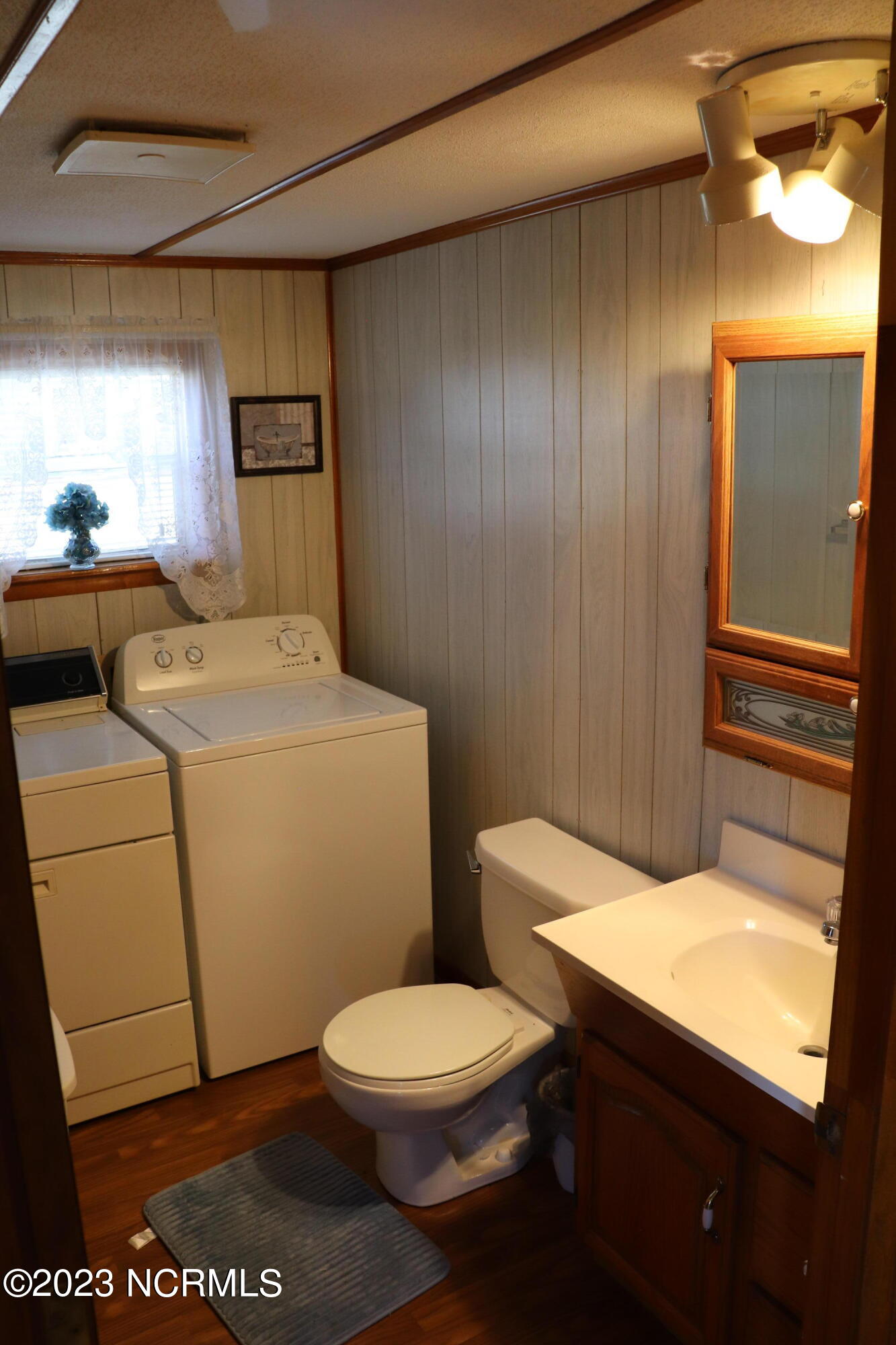 1324 Deep Bottom Road Wallace, NC 28466 - Photo 10 of 25 Bath and Laundry