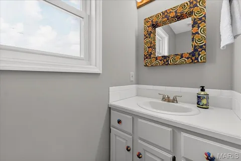 $649,900 | 1102 Lakeview Drive, Pacific, MO 63069