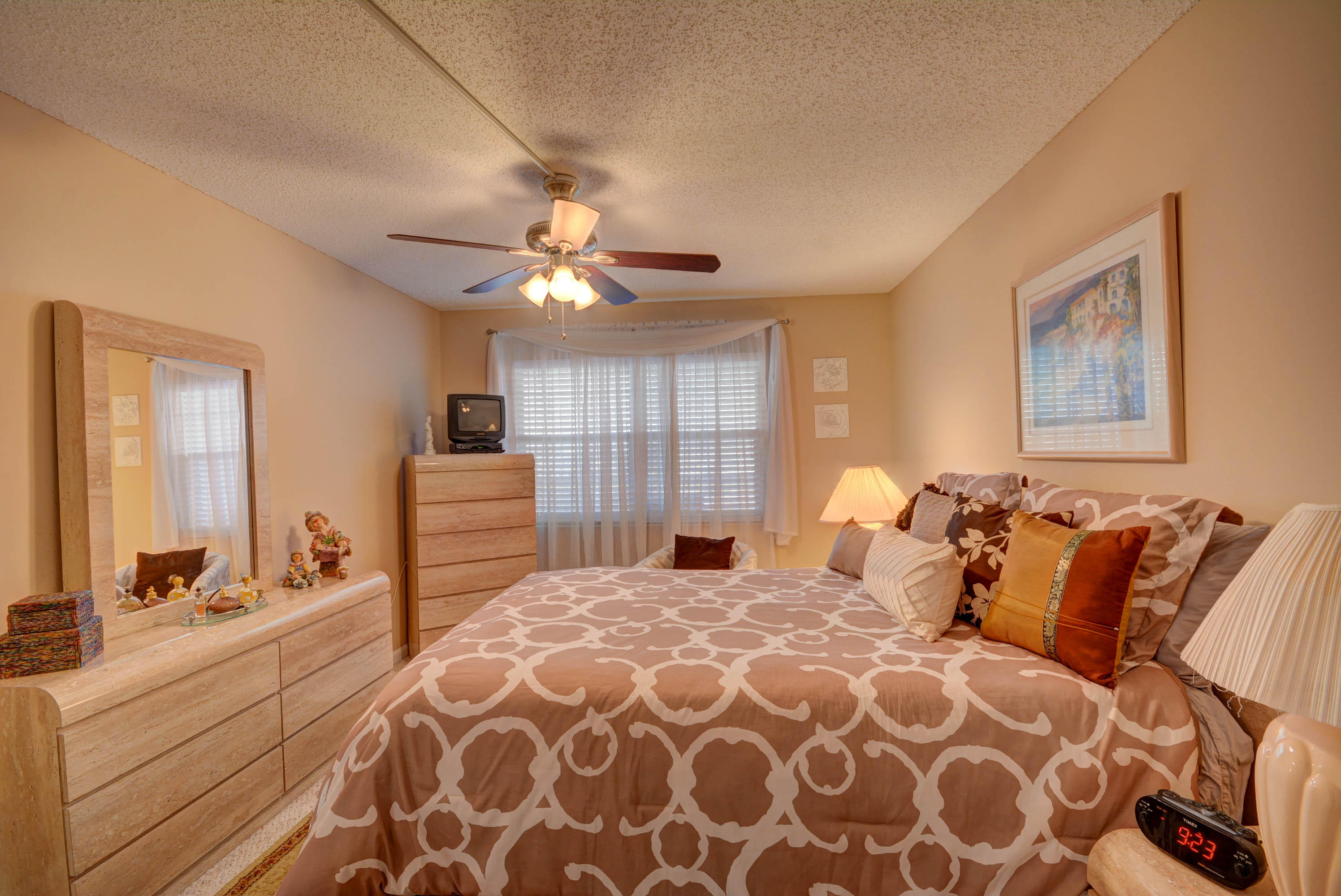 4066 Guildford East Boca Raton, FL 33434 - Photo 18 of 23 KP 4066 Guildford D-22.jpg