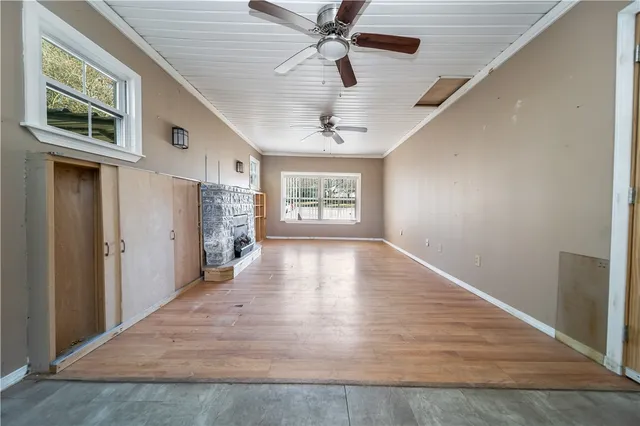 $385,000 | 10 Colonial Road, Coventry, RI 02816