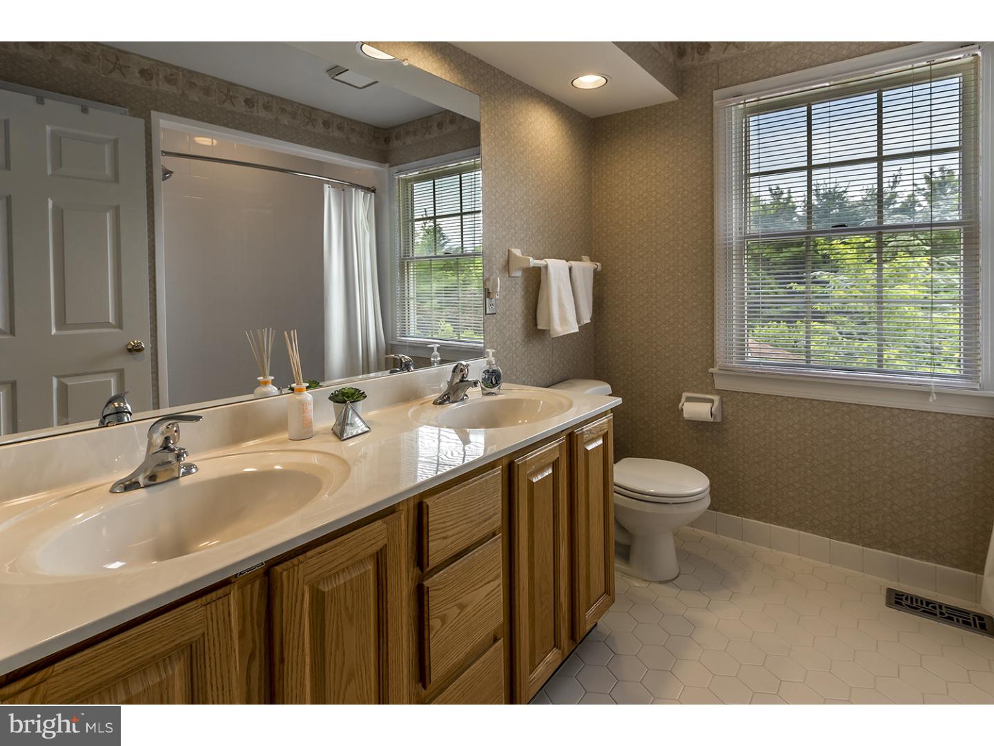 18 Brookwood Road Mount Laurel, NJ 08054 - Photo 17 of 25 Bathroom