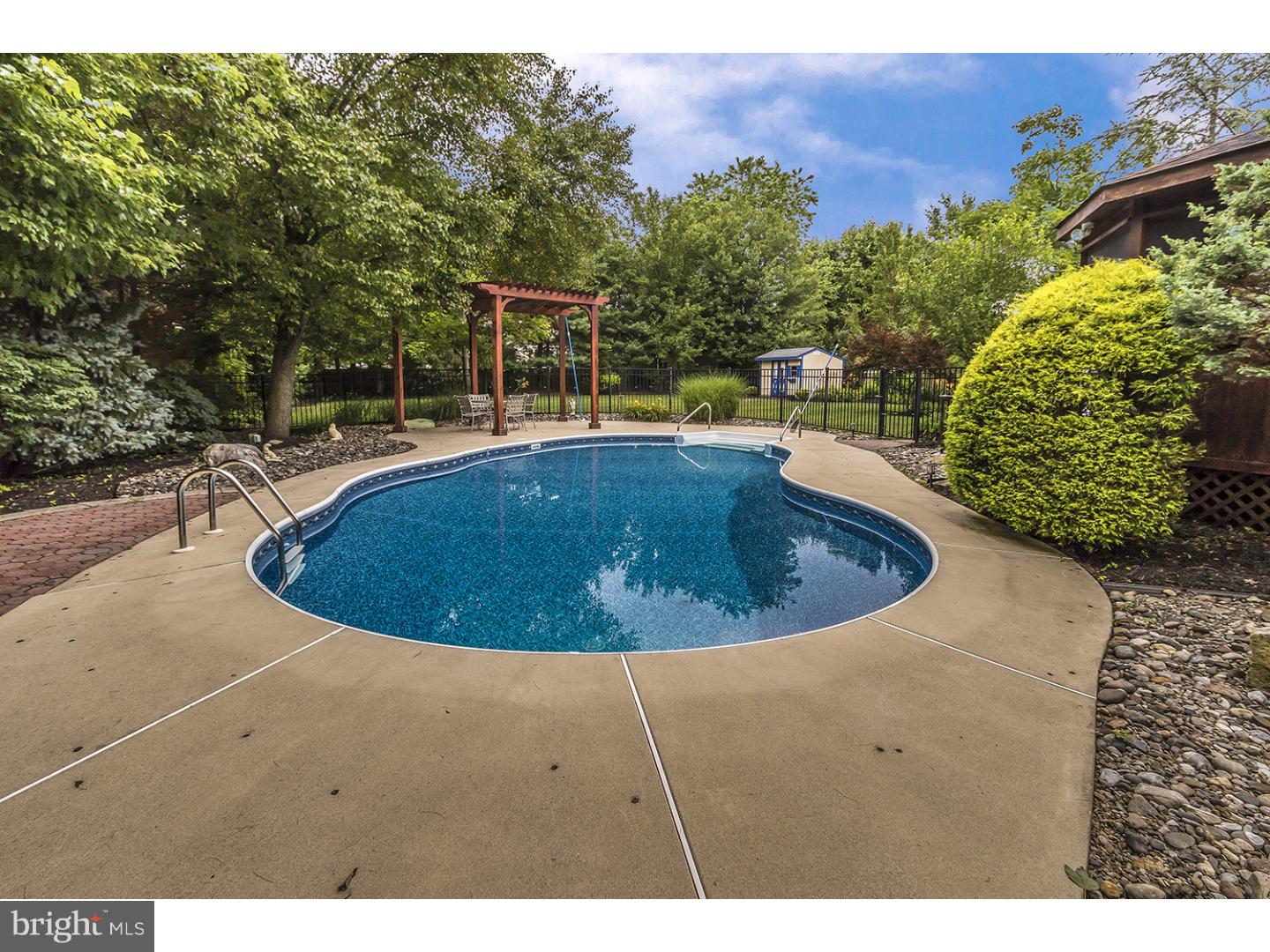 18 Brookwood Road Mount Laurel, NJ 08054 - Photo 22 of 25 Pool