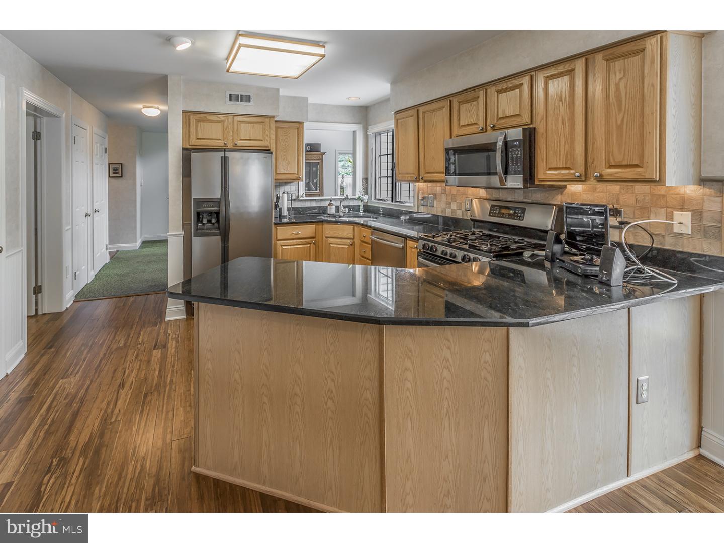18 Brookwood Road Mount Laurel, NJ 08054 - Photo 4 of 25 Kitchen