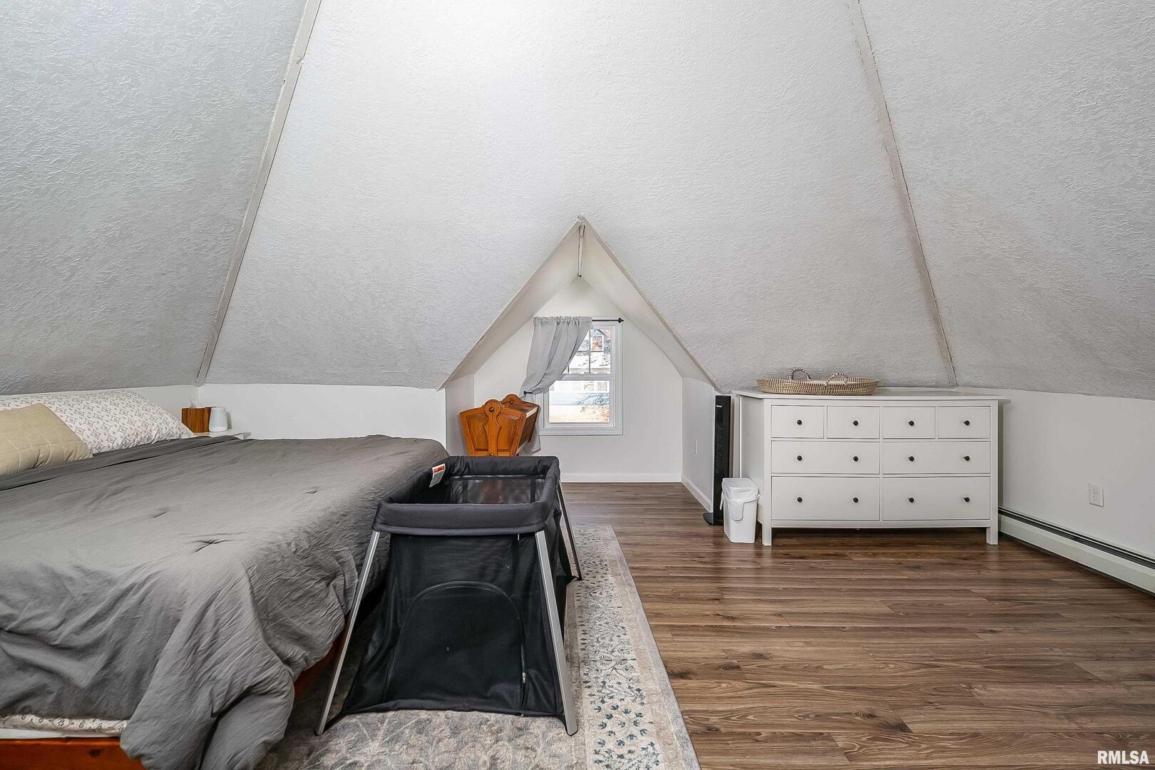 401 3rd Street Matherville, IL 61263 - Photo 20 of 32 a living room with furniture