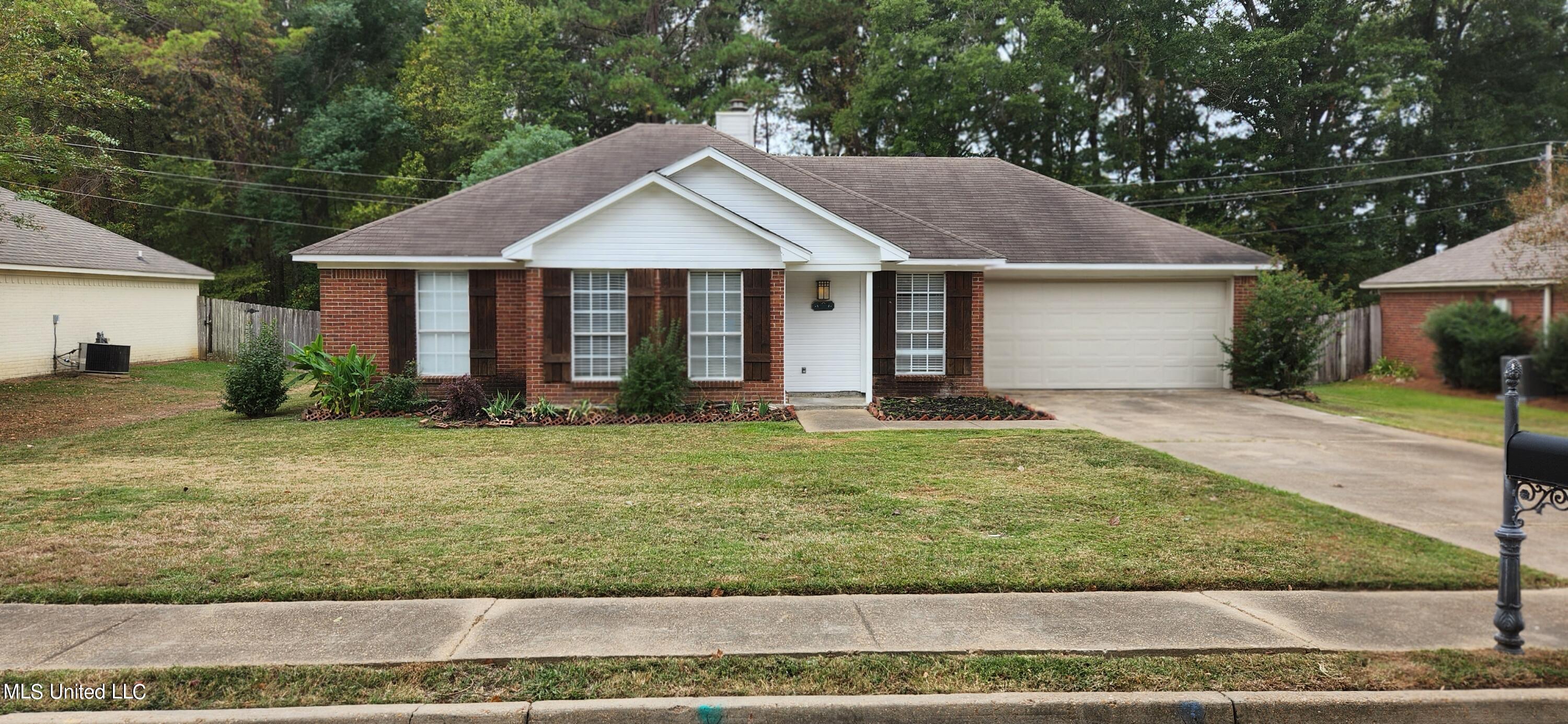209 Azalea Circle Madison, MS 39110 - Photo 1 of 10 20231005_143056