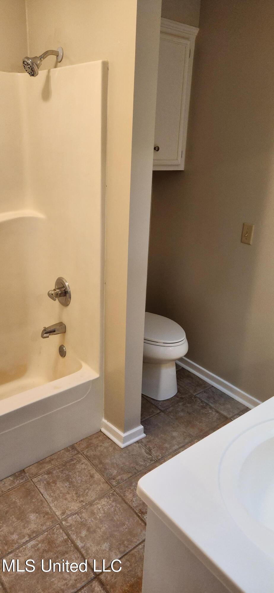 209 Azalea Circle Madison, MS 39110 - Photo 10 of 10 20231005_143238