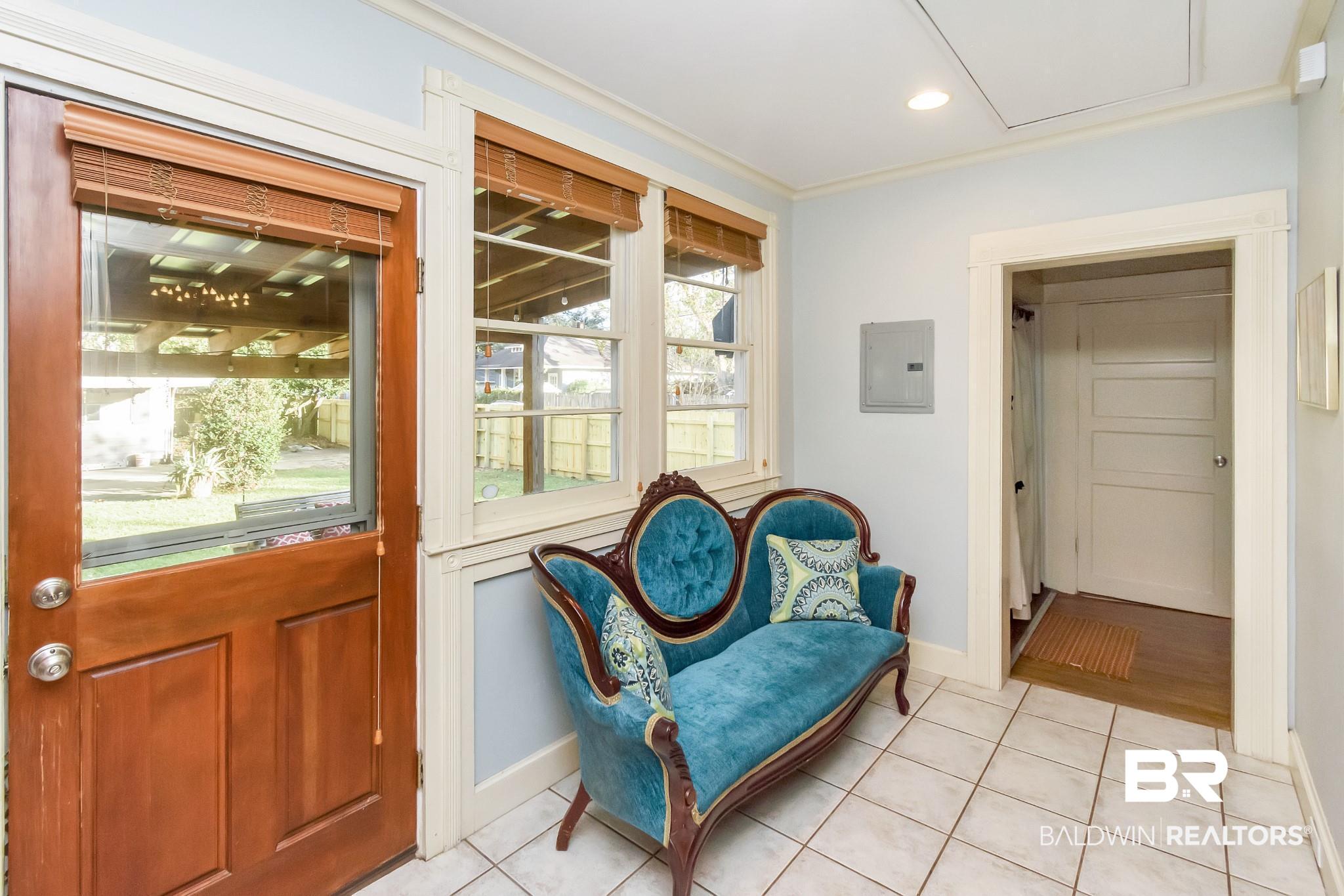 50 Semmes Avenue Mobile, AL 36604 - Photo 17 of 23 The perfect space for a breakfast table!