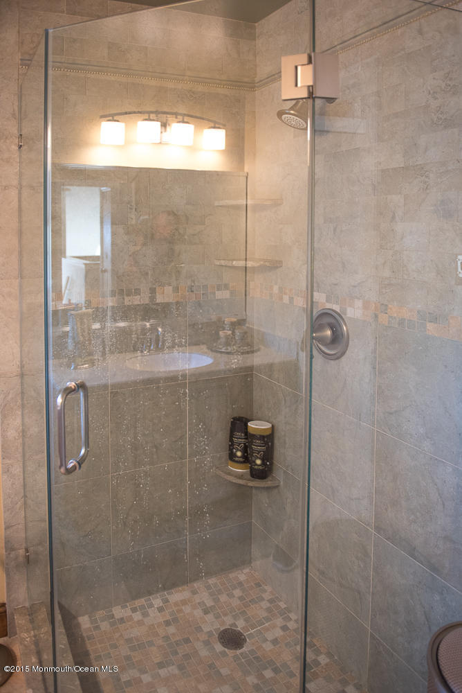 107 Almond Road Freehold, NJ 07728 - Photo 26 of 36 c21 (27 of 40)