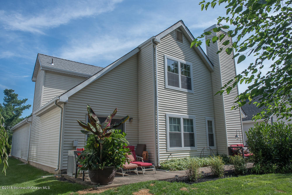 107 Almond Road Freehold, NJ 07728 - Photo 4 of 36 c21 (4 of 40)