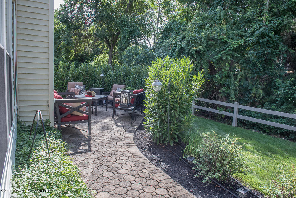 107 Almond Road Freehold, NJ 07728 - Photo 8 of 36 c21 (6 of 40)
