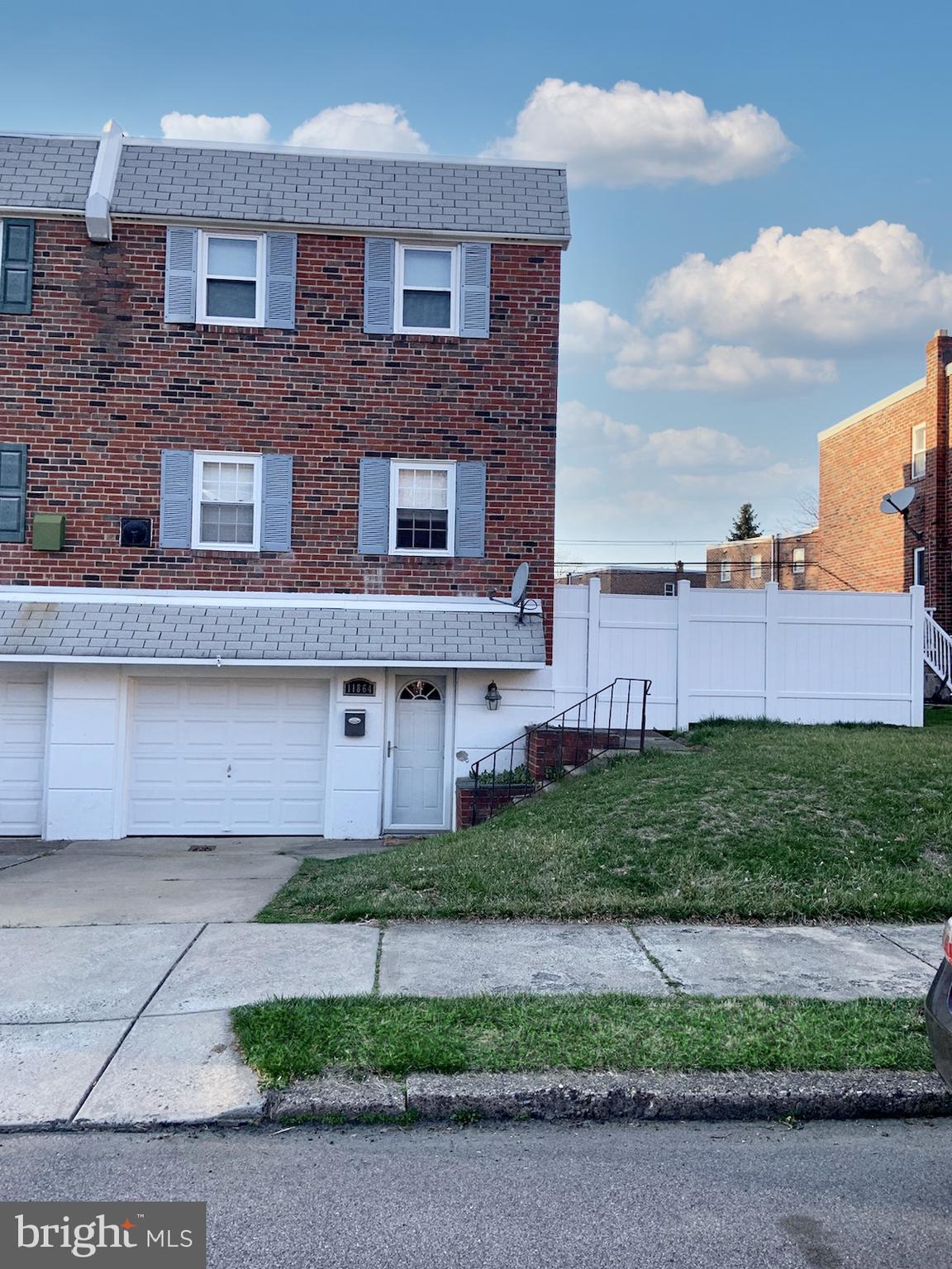 11864 Sewell Road Philadelphia, PA 19116 - Photo 1 of 27 Driveway