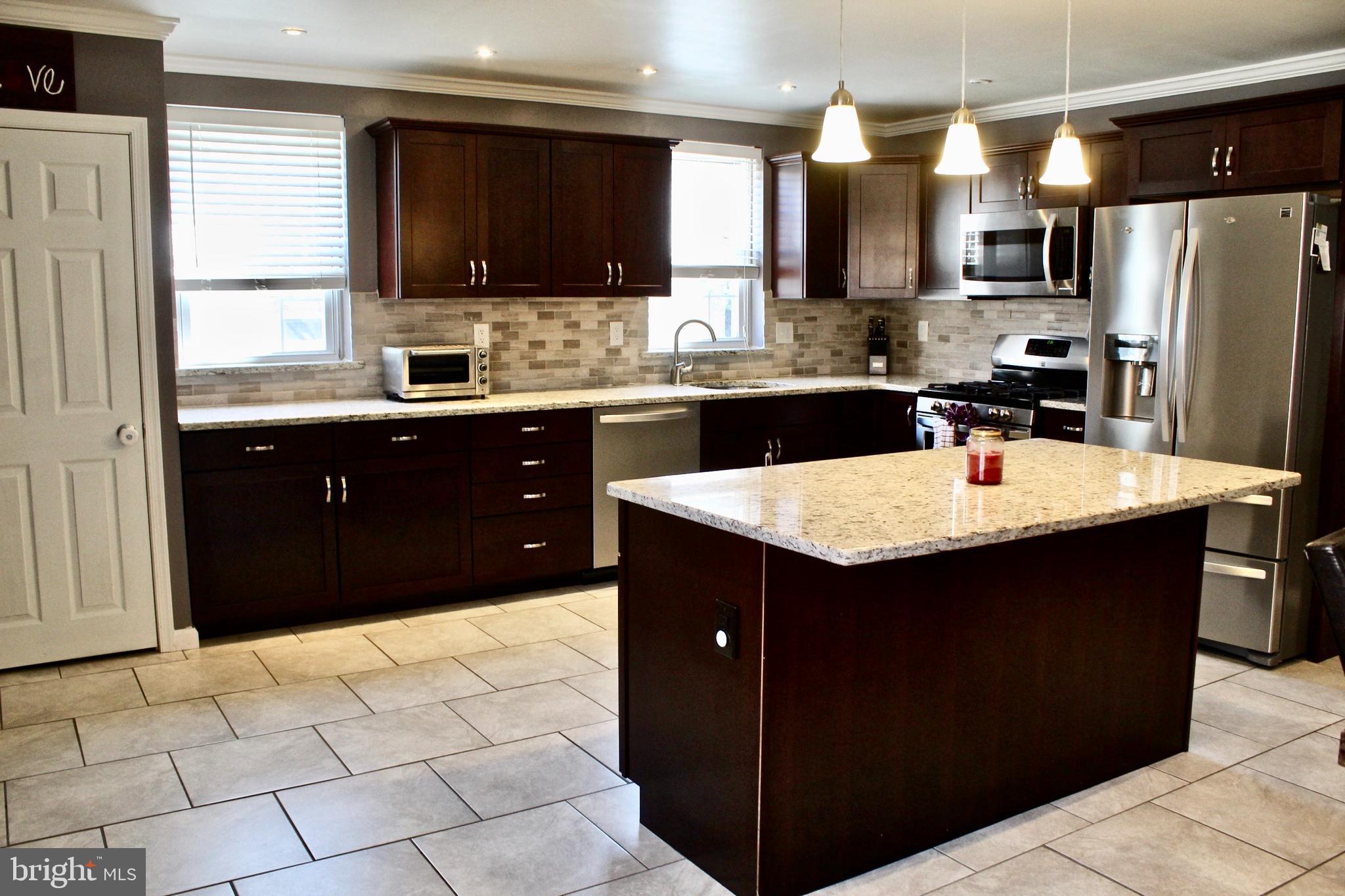 11864 Sewell Road Philadelphia, PA 19116 - Photo 2 of 27 Large updated kitchen
