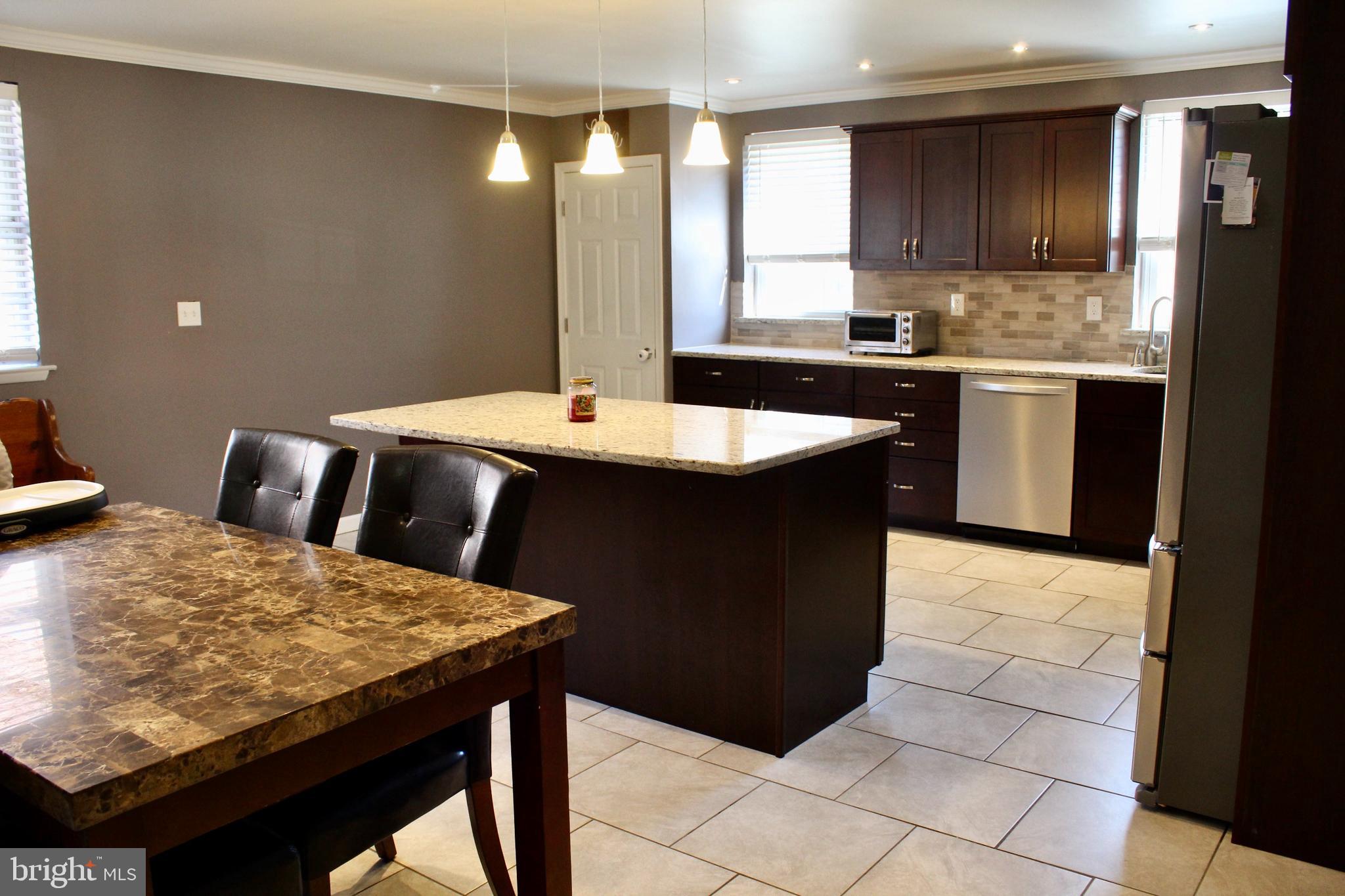 11864 Sewell Road Philadelphia, PA 19116 - Photo 4 of 27