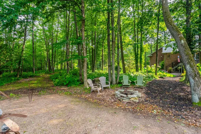 $739,900 | 7068 Lone Oak Lane, Sobieski, WI 54171