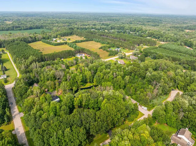 $739,900 | 7068 Lone Oak Lane, Sobieski, WI 54171