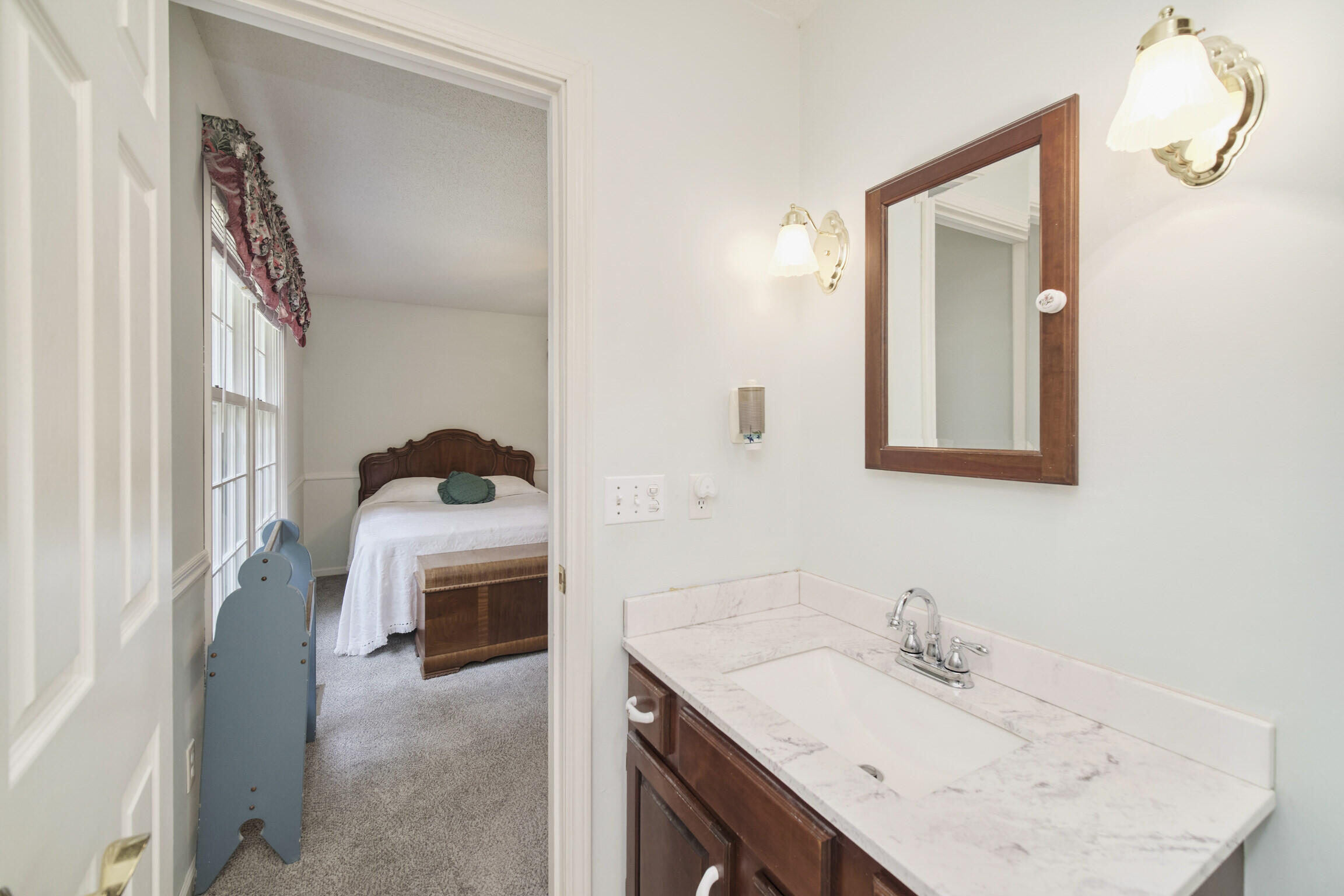 2615 Hill Road Manistee, MI 49660 - Photo 22 of 47 Primary Bathroom