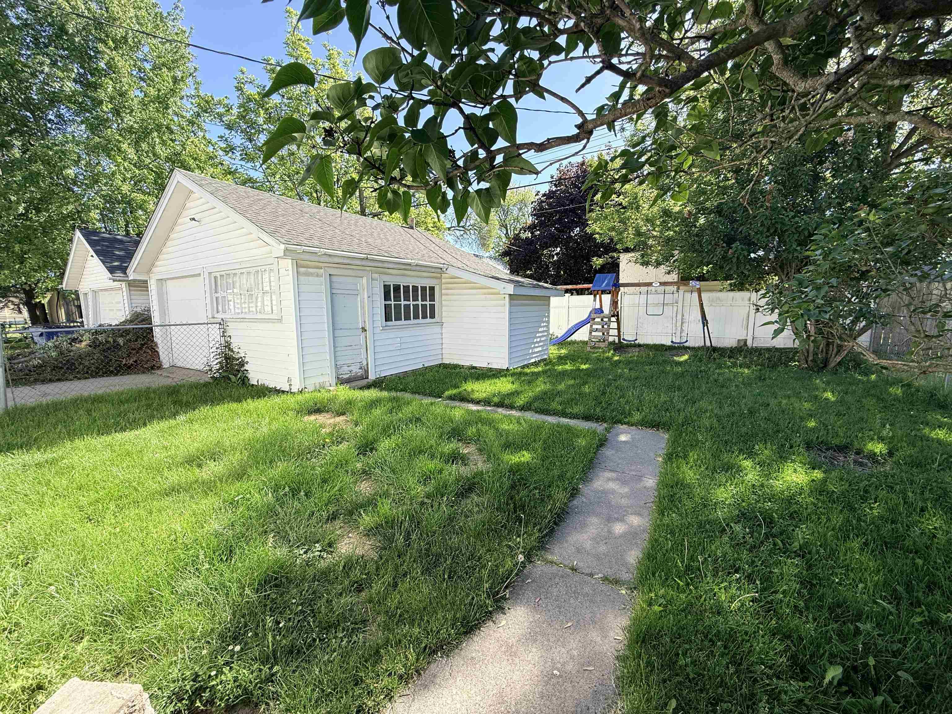 903 South Monroe Street Bay City, MI 48708 - Photo 2 of 20