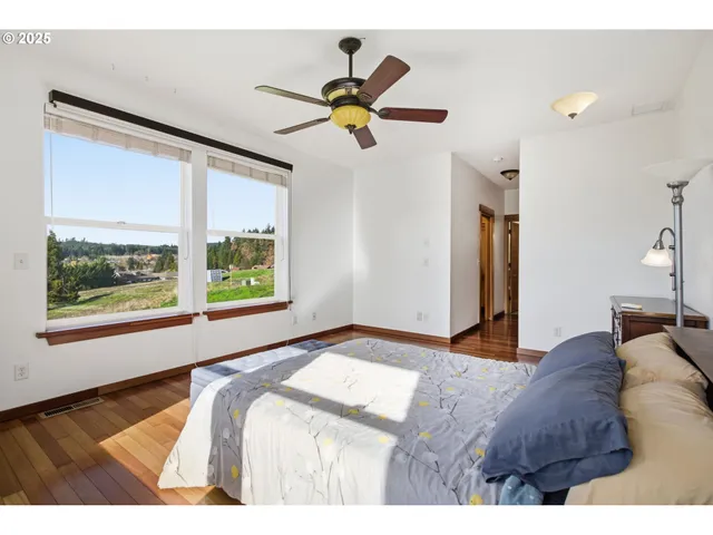 $670,000 | 156 Wetleau Drive, Lowell, OR 97452