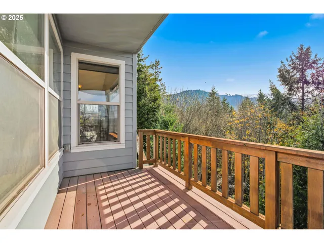 $670,000 | 156 Wetleau Drive, Lowell, OR 97452