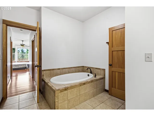 $670,000 | 156 Wetleau Drive, Lowell, OR 97452