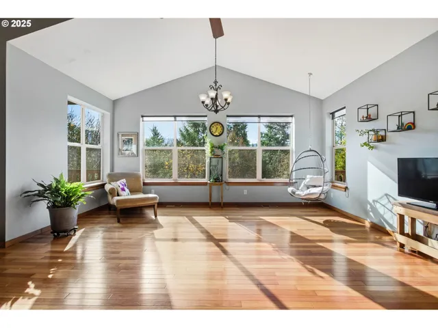 $670,000 | 156 Wetleau Drive, Lowell, OR 97452