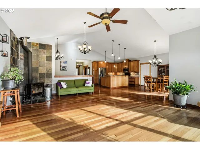 $670,000 | 156 Wetleau Drive, Lowell, OR 97452